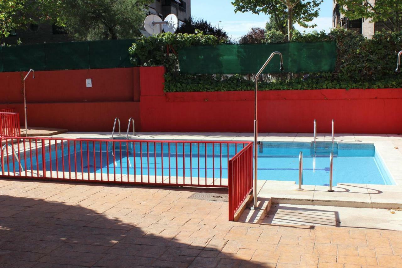 Vivienda Familiar Con Jardin Junto A Ifema Leilighet Madrid Eksteriør bilde
