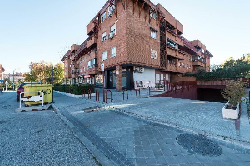 Vivienda Familiar Con Jardin Junto A Ifema Leilighet Madrid Eksteriør bilde